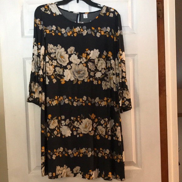 Old Navy Dresses & Skirts - Ladies dress